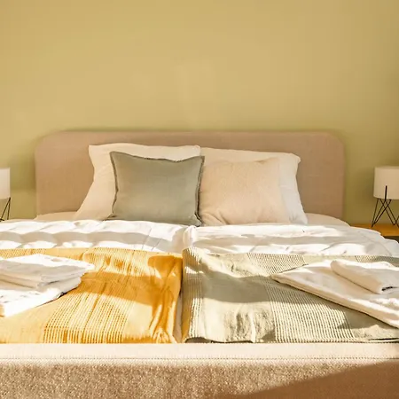 Apartment K15 Cozy, Unique & Spacious 3-room With Balcony Or Single By Lipa