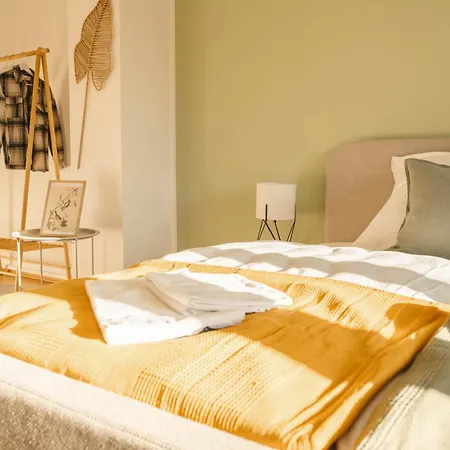 K15 Cozy, Unique & Spacious 3-room With Balcony Or Single By Lipa Karlsruhe