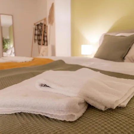 K15 Cozy, Unique & Spacious 3-room With Balcony Or Single By Lipa