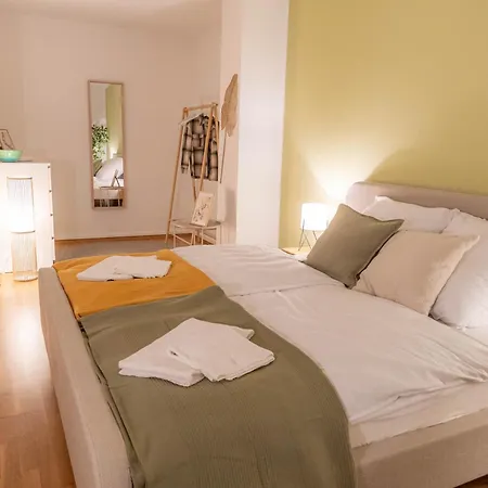 Appartement K15 Cozy, Unique & Spacious 3-room With Balcony Or Single By Lipa