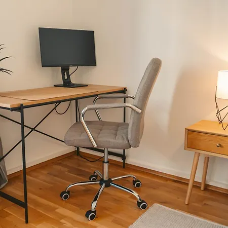 K15 Cozy, Unique & Spacious 3-room With Balcony Or Single By Lipa Lägenhet