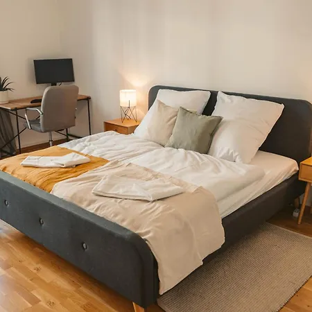 K15 Cozy, Unique & Spacious 3-room With Balcony Or Single By Lipa Lägenhet *