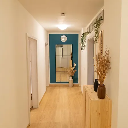 K15 Cozy, Unique & Spacious 3-room With Balcony Or Single By Lipa *
