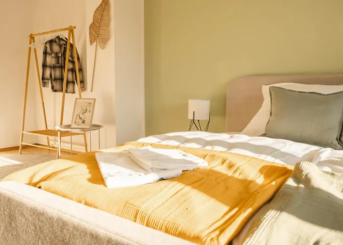 K15 Cozy, Unique & Spacious 3-room With Balcony Or Single By Lipa Karlsruhe