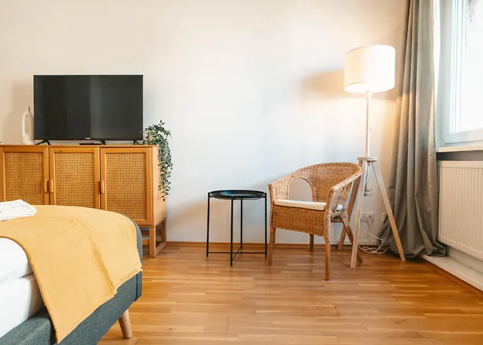 K15 Cozy, Unique & Spacious 3-room With Balcony Or Single By Lipa Karlsruhe